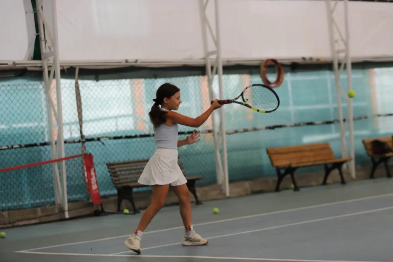 Muğla Menteşe’de Çocuklar Ve Gençler İçin Ücretsiz Tenis Eğitimi!