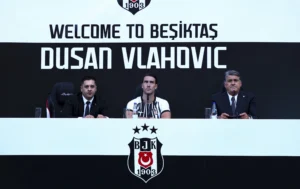 Dusan Vlahovic Beşiktaş’ta! 20 Bin Taraftar Önünde İmza Attı