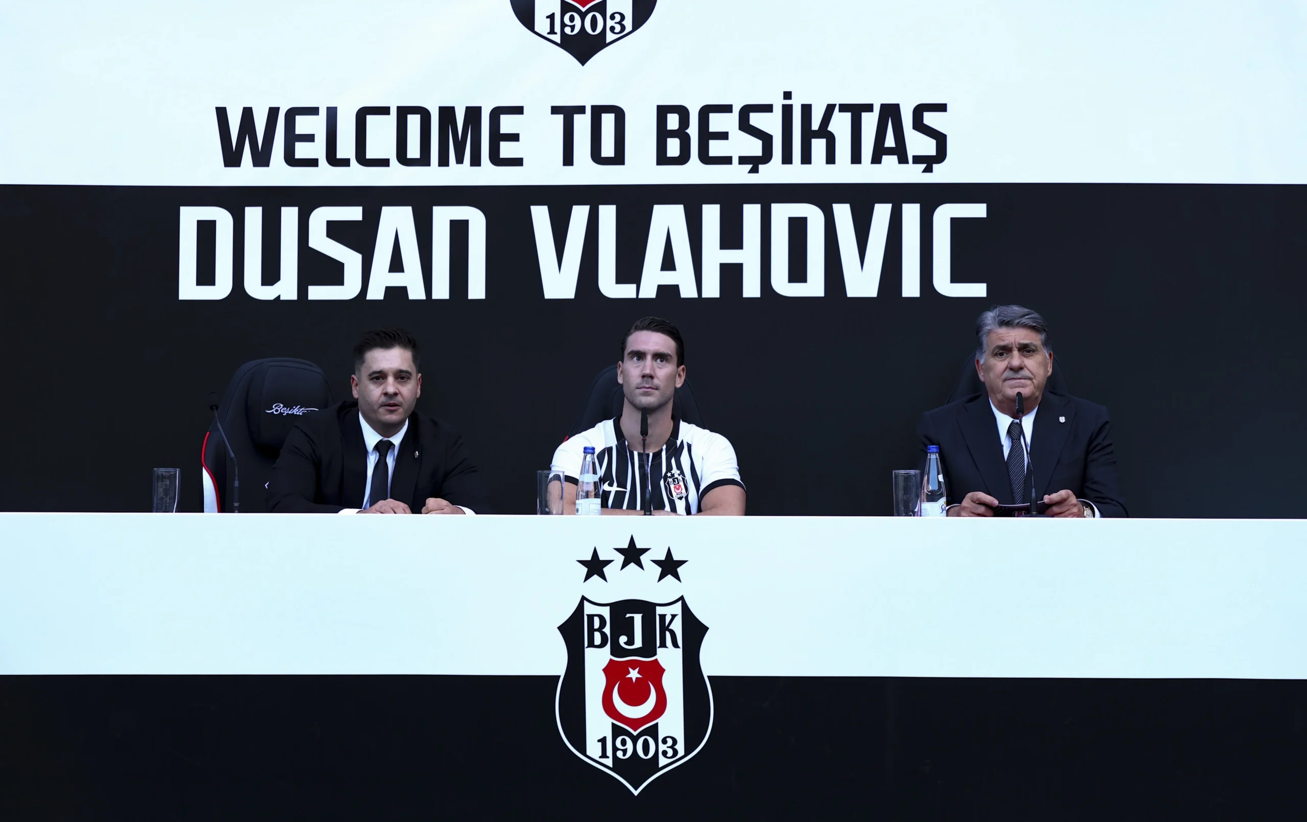 Dusan Vlahovic Beşiktaş’ta! 20 Bin Taraftar Önünde İmza Attı