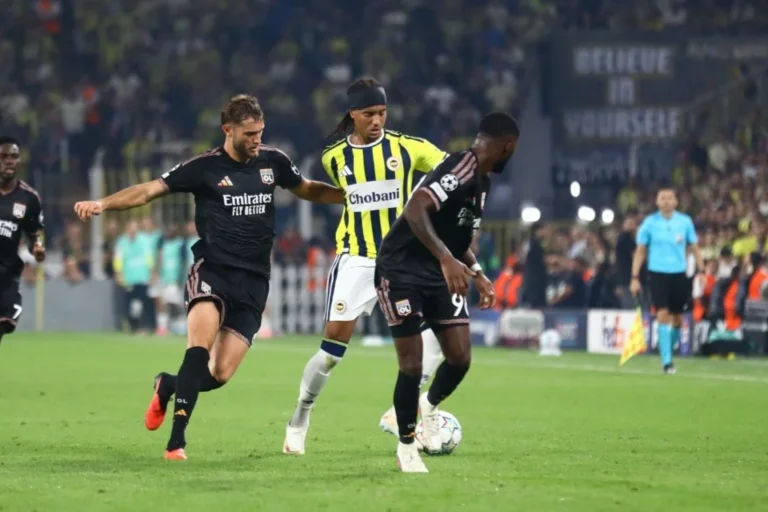 Fenerbahçe 1-1 Lyon: Tur Rövanşa Kaldı!
