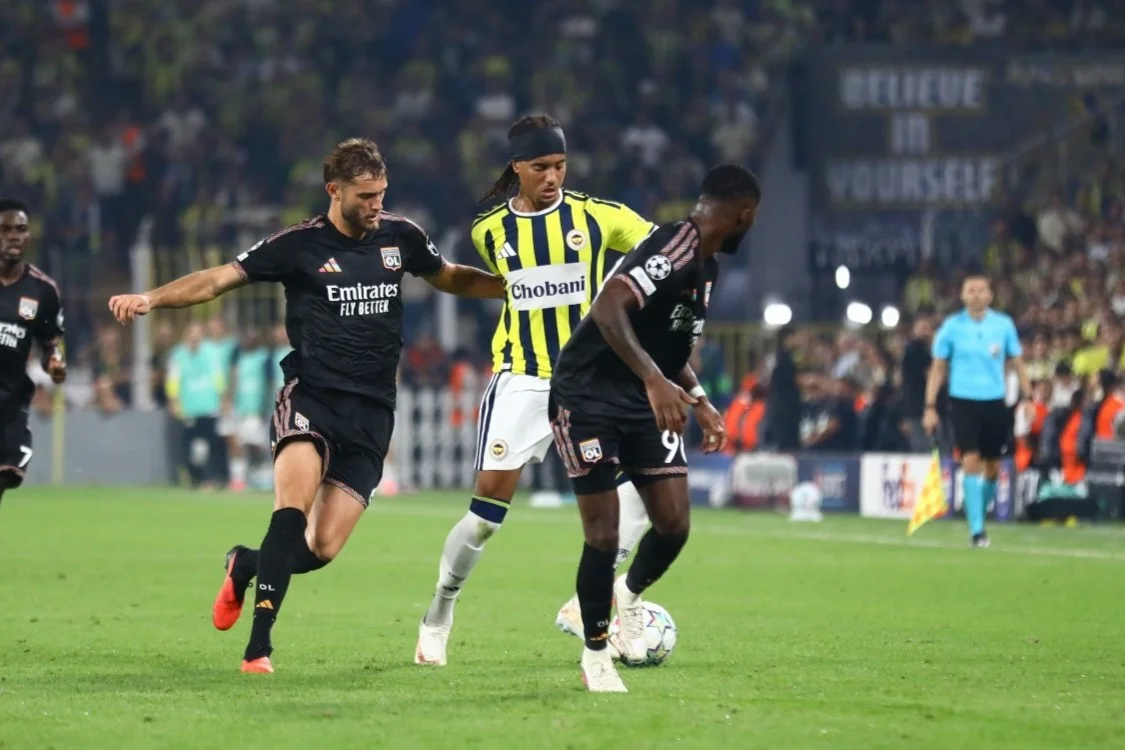 Fenerbahçe 1-1 Lyon: Tur Rövanşa Kaldı!