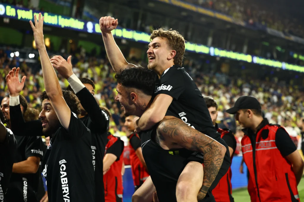 Beşiktaş, Fenerbahçe’yi 2-1 Mağlup Etti!