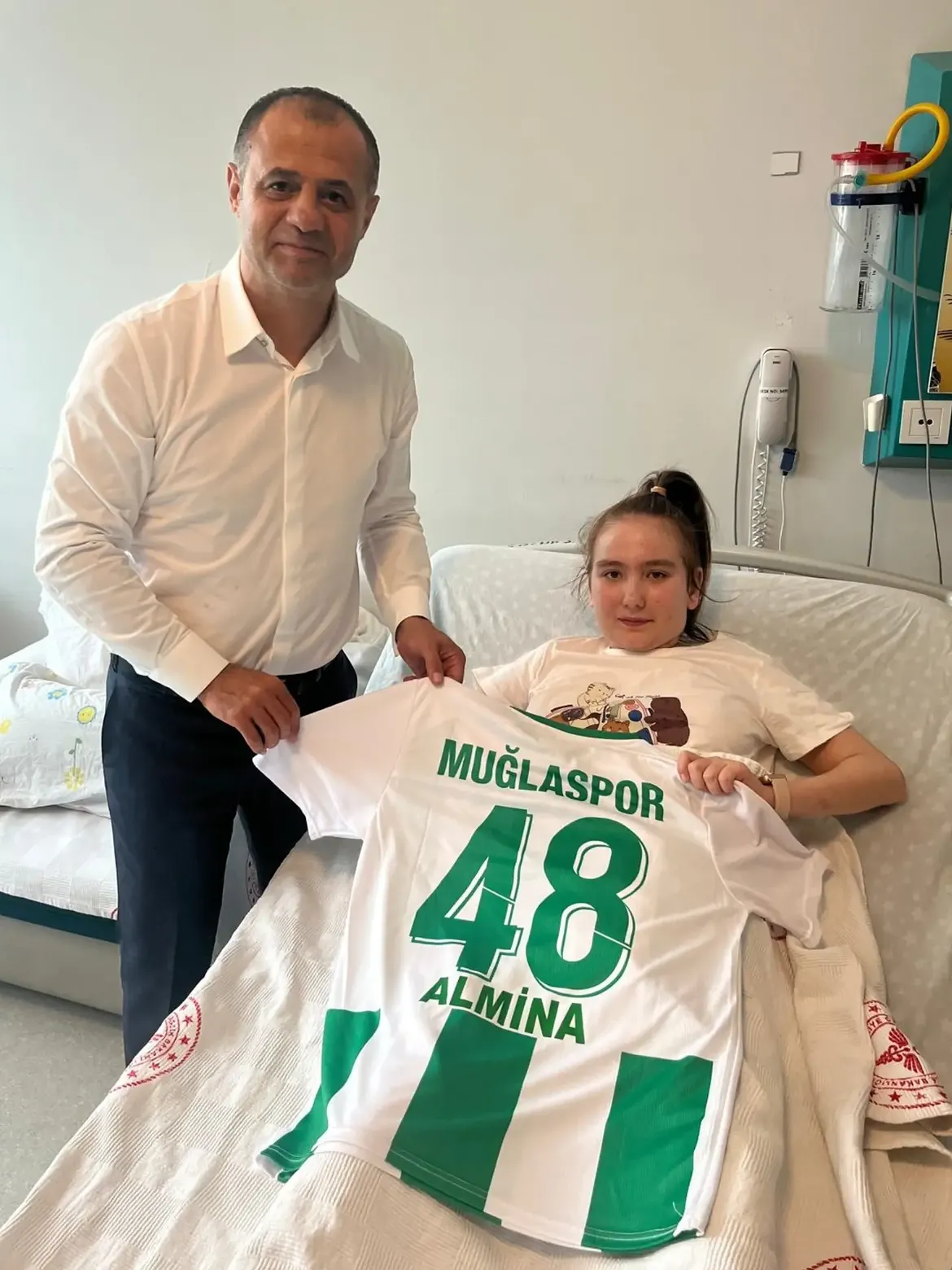 Menaf Kıyanç’tan Almina Çakmak’a Geçmiş Olsun Ziyareti!