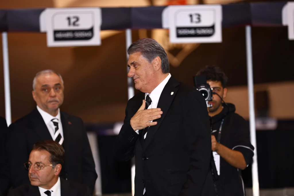 Beşiktaş’ta Serdal Adalı 3 Bin 815 Oyla Yeniden Başkan!